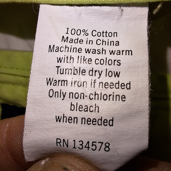 A bundle of Vineyard Vines men shorts in a size 34. Pre-loved in great shape. - Picture 15 of 16